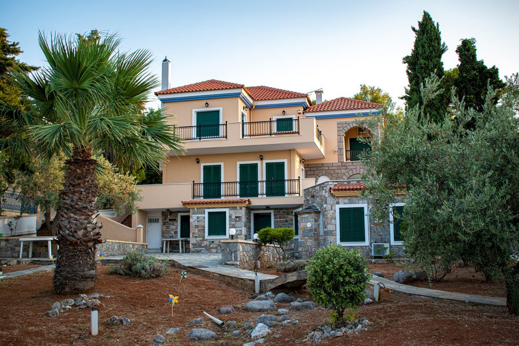 Εξοχική Κατοικία στον Θεολόγο